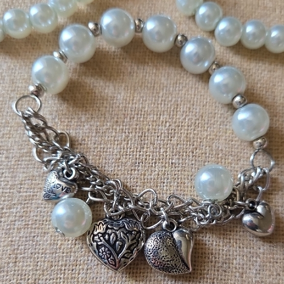 Paparazzi 6 Piece Necklace Silver Heart With Pearl Bracelets Set - Picture 4 of 17